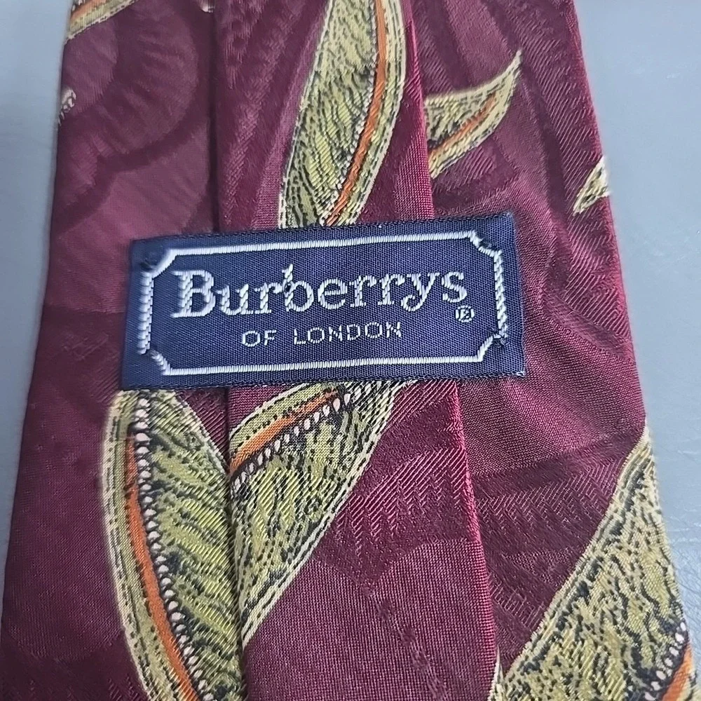 Burberry Silk Wool Blend Tie Maroon & Green Leaf‎ Design Made In USA